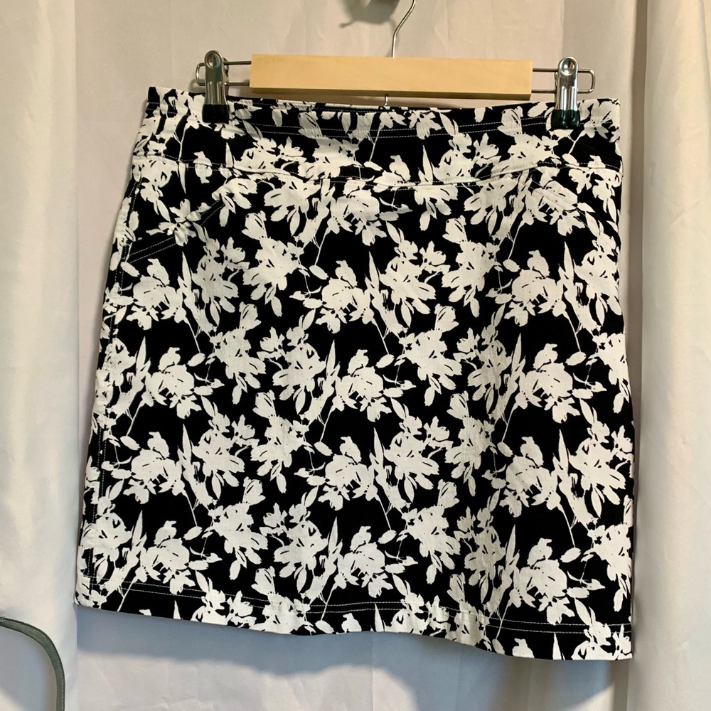 Mario Serrani Italy Skort Skirt Black White Floral Tennis Volleyball Size Medium